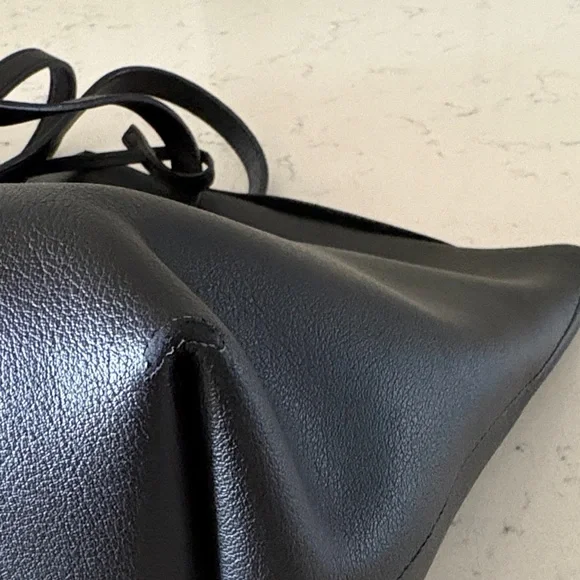 Saint Laurent Classic Black Leather Tote and Wallet - Picture 15 of 16